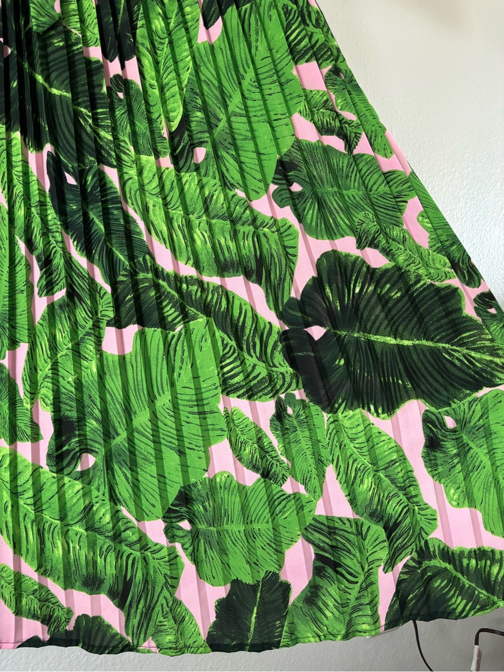 Beulah Tropical Green & Pink Leaf Print Pleated Maxi Dress - Picture 5 of 11